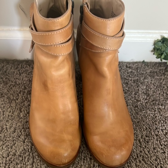 Tommy Bahama leather Liia Boots Size 7 - Picture 2 of 8
